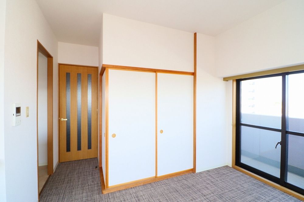 仕切り戸を閉めれば独立したお部屋に 仕切り戸をし