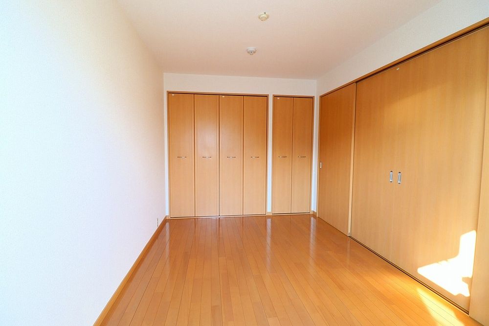 仕切り戸を閉めれば独立したお部屋に 仕切り戸を閉めれば独立したお部屋に