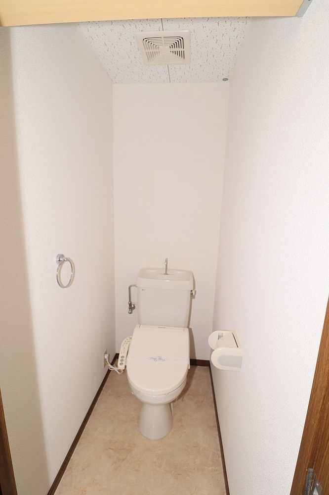 トイレは温水洗浄便座付き トイレは温水洗浄便座付き