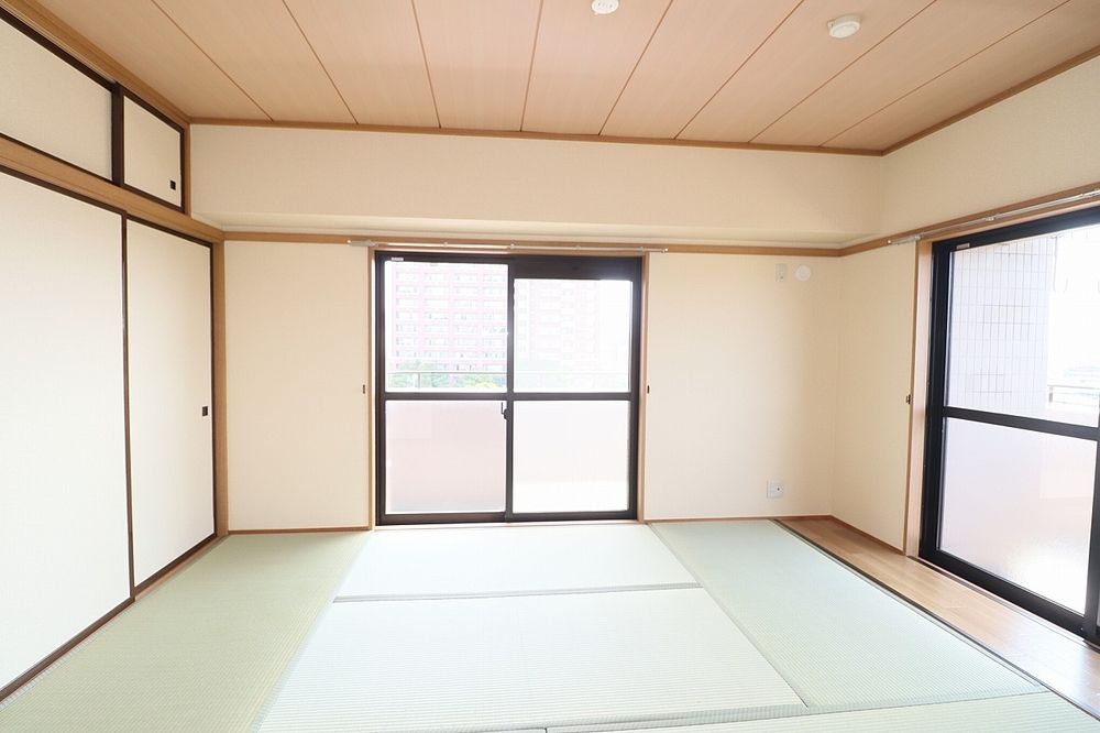 朝日が入る東側にも窓があるので、気持ちよく目覚められそうです♪ 朝日が入る東側にも窓があるので、気持ちよく目覚められそうです♪