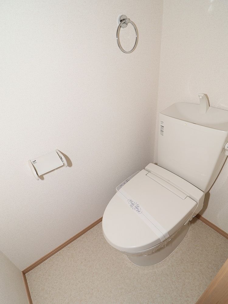 トイレは温水洗浄便座付き トイレは温水洗浄便座付き