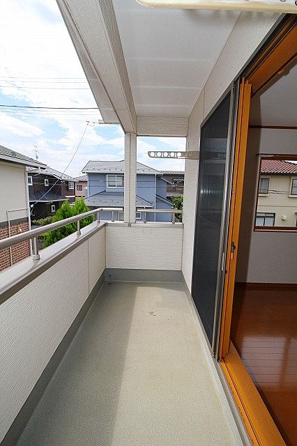 バルコニーは日当たり良好! お洗濯物もぽかぽか♪