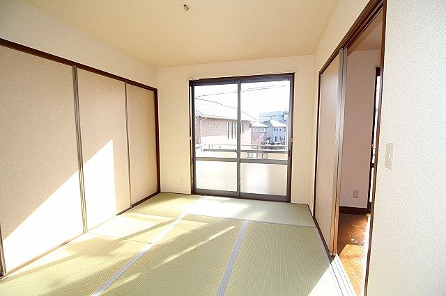 こちらも明るいお部屋 こちらも明るいお部屋