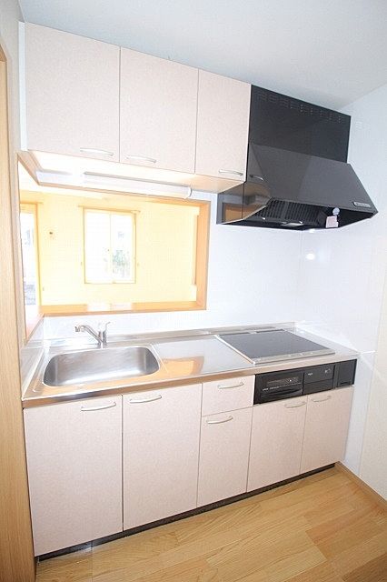 食器やお鍋もしまえる収納もしっかりあります 食器やお鍋もしまえる収納もしっかりあります