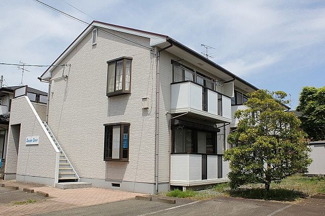 セブンスコート　南東面外観