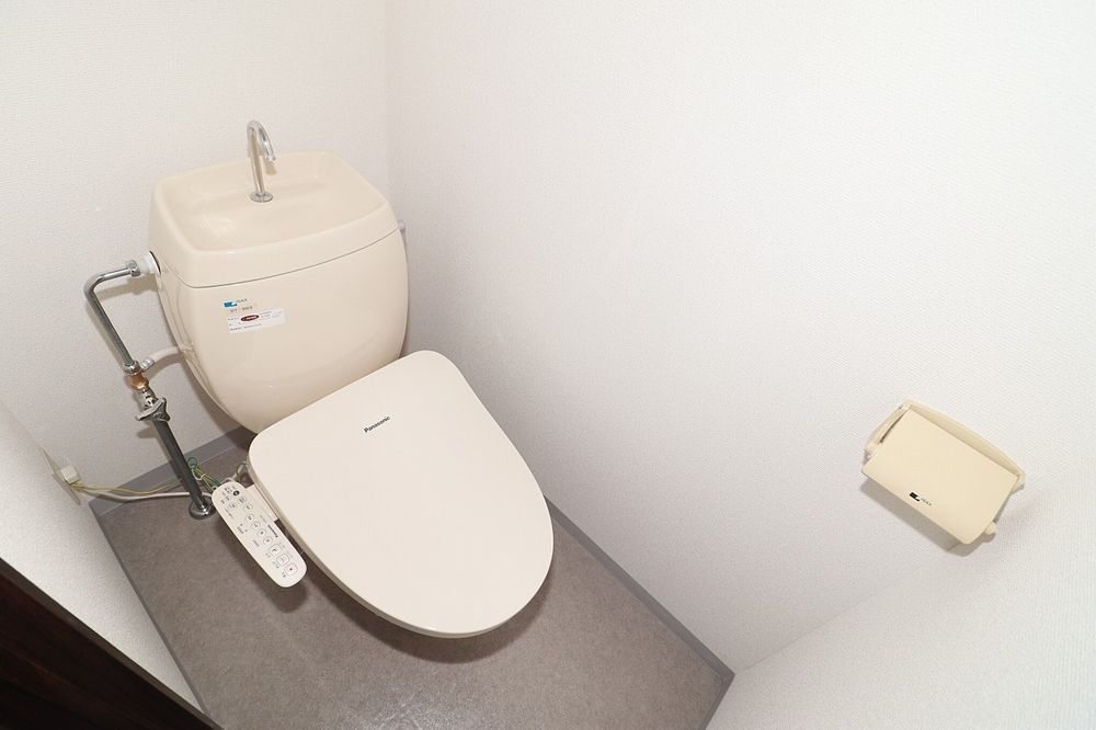 トイレは温水洗浄便座付き トイレは温水洗浄便座付き