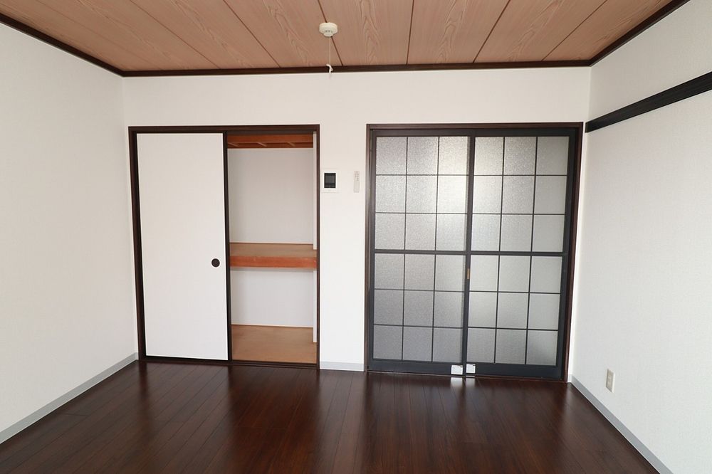 収納は上部棚付き 収納は上部棚付き