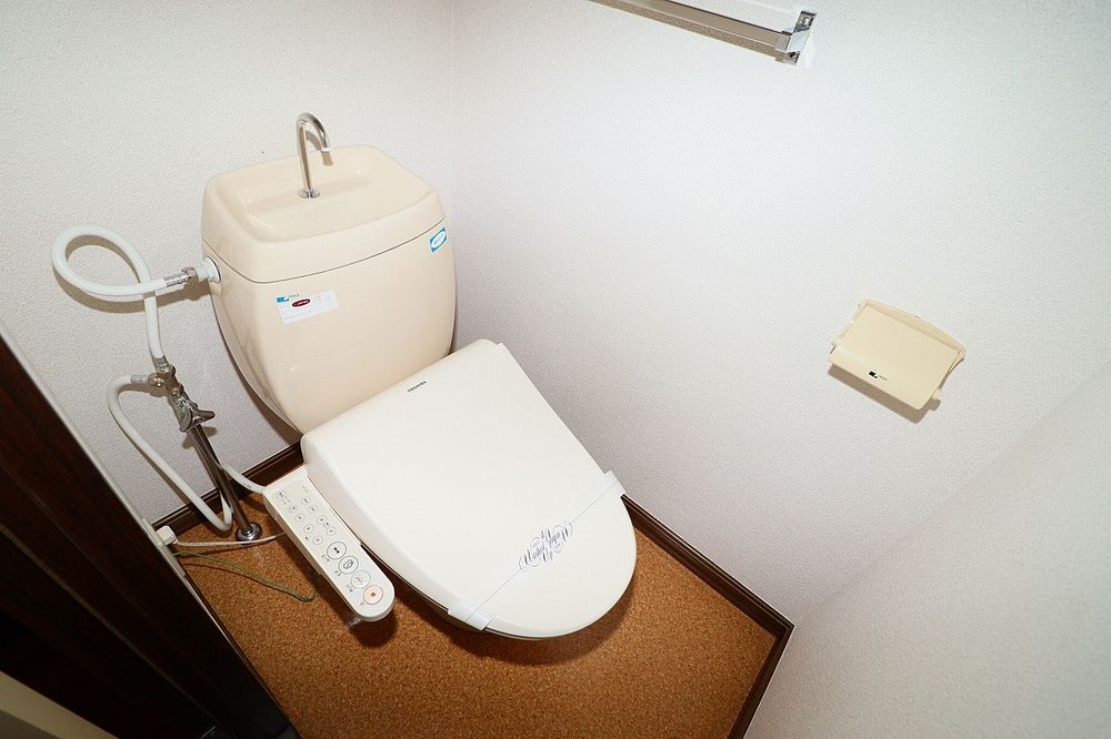トイレは温水洗浄便座付き トイレは温水洗浄便座付き