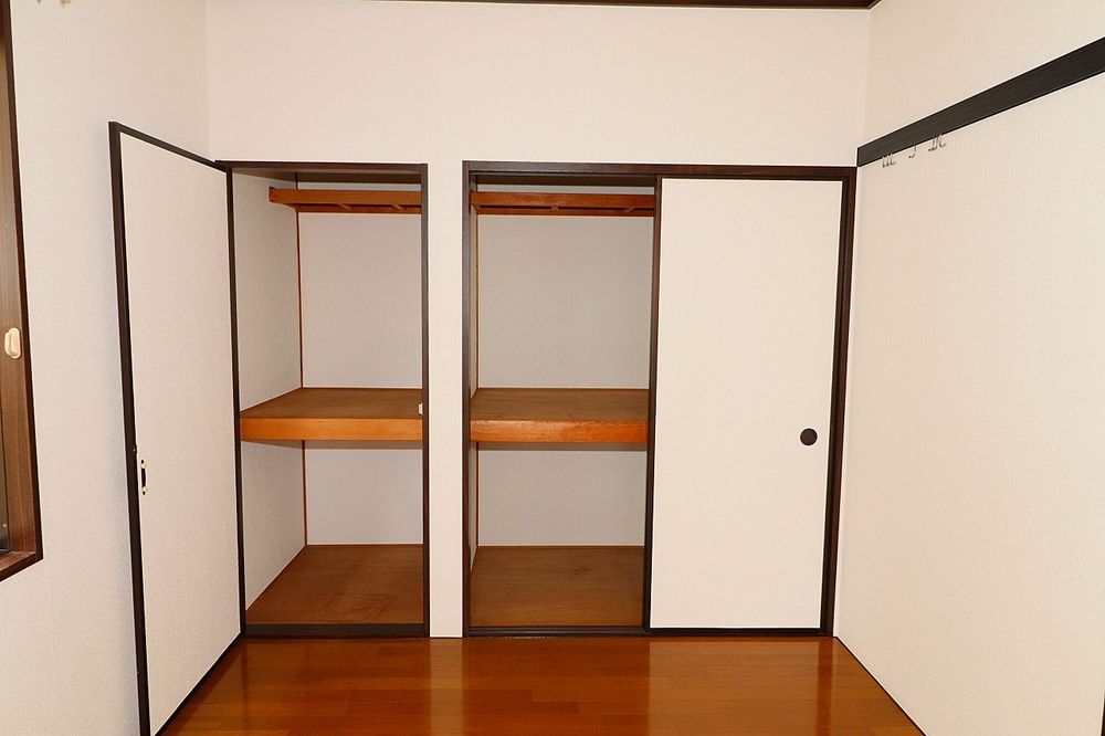 収納は上部棚付き 収納は上部棚付き