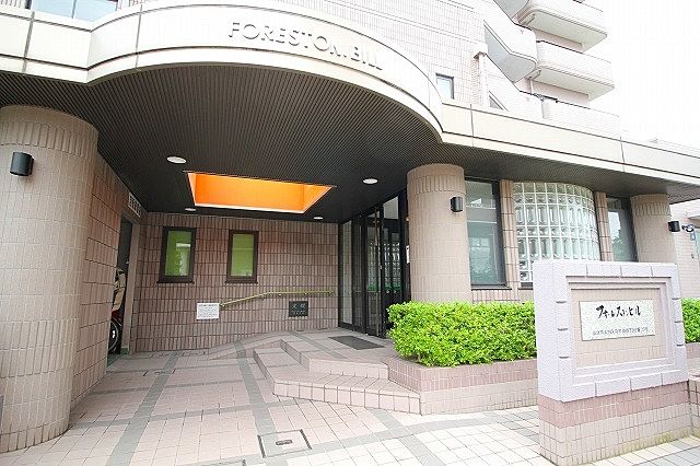 フォーレストンビル入口