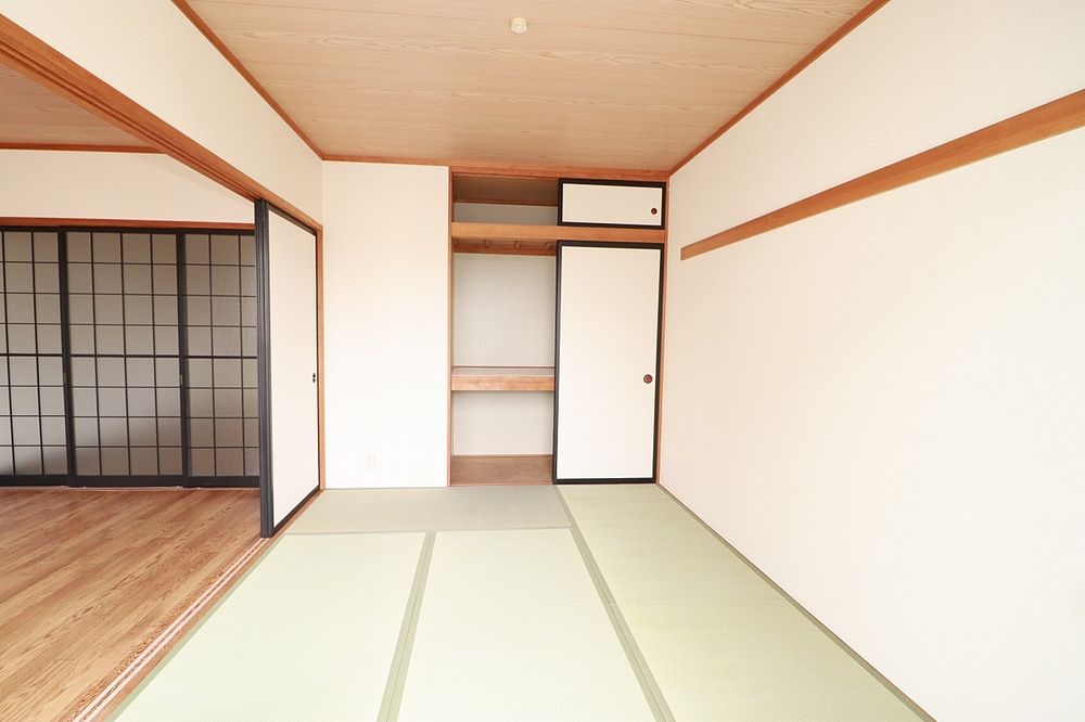 収納は天袋付き 収納は天袋付き