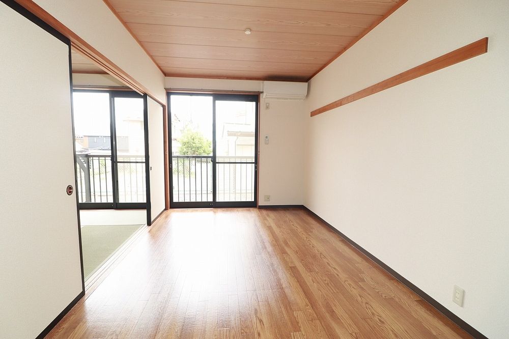 南向き ぽかぽかの日差しが感じられます 南向き ぽかぽかの日差しが感じられます