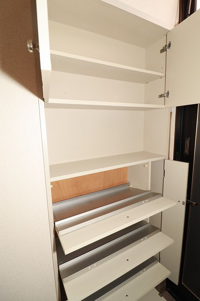 下駄箱で片付いた玄関をキープ! 下駄箱で片付いた玄関をキープ!