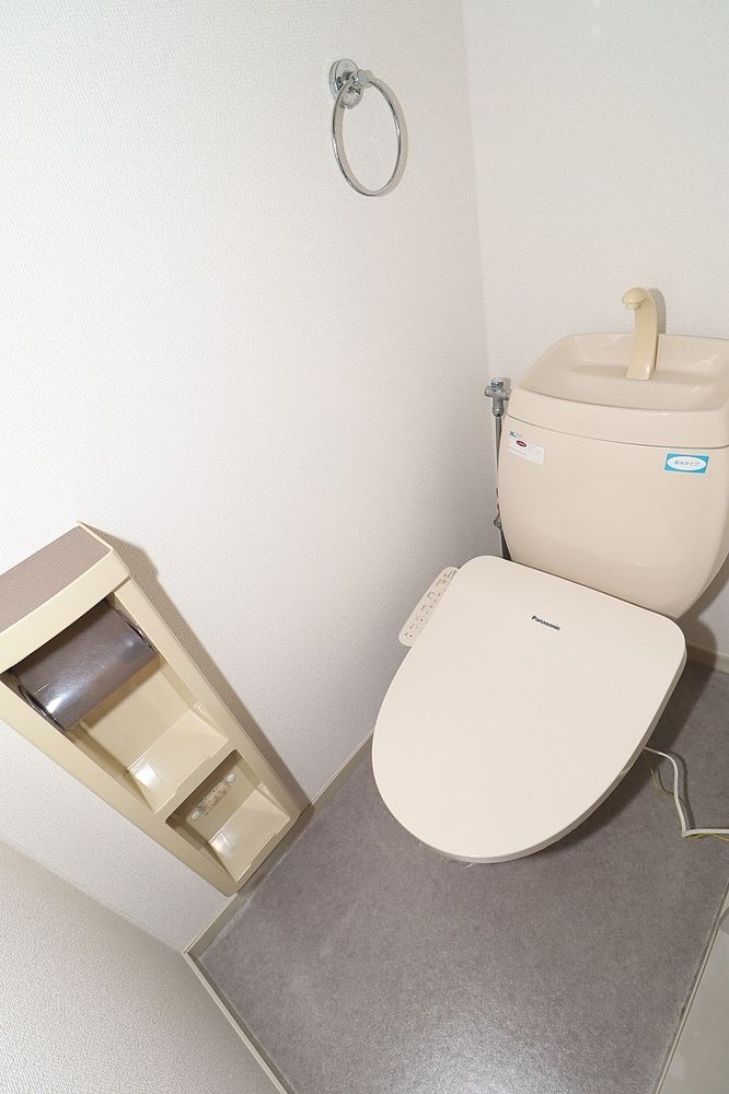 トイレは温水洗浄便座付き トイレは温水洗浄便座付き