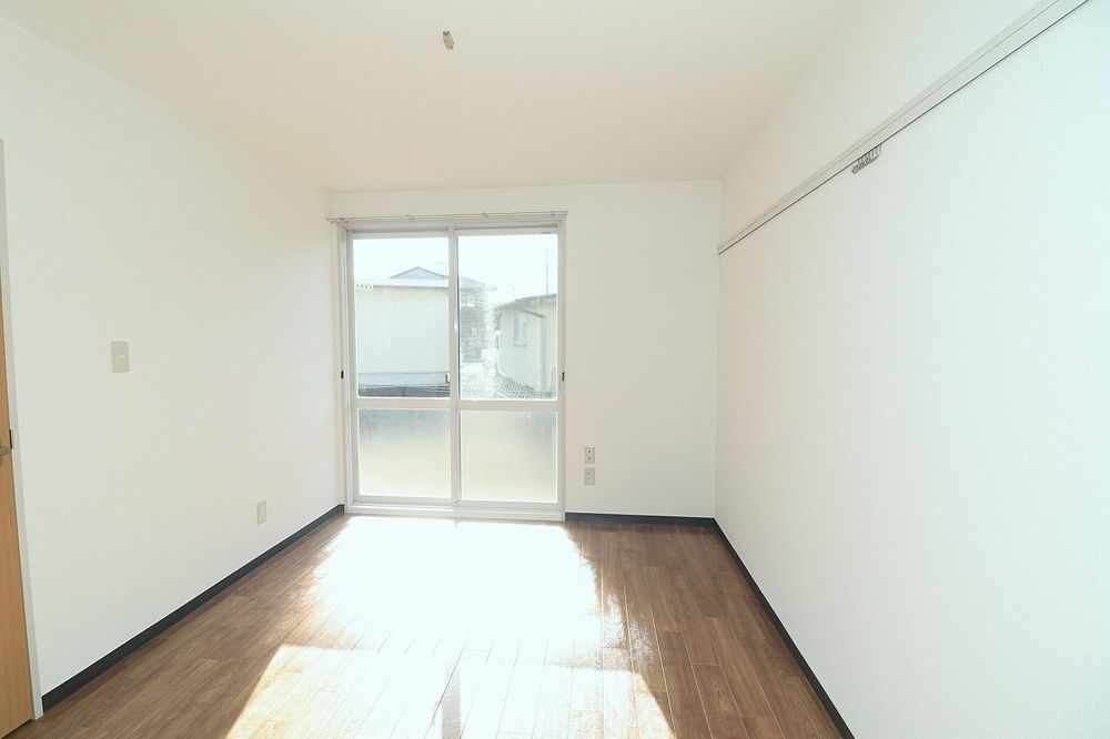 こちらも明るいお部屋♪ こちらも明るいお部屋♪