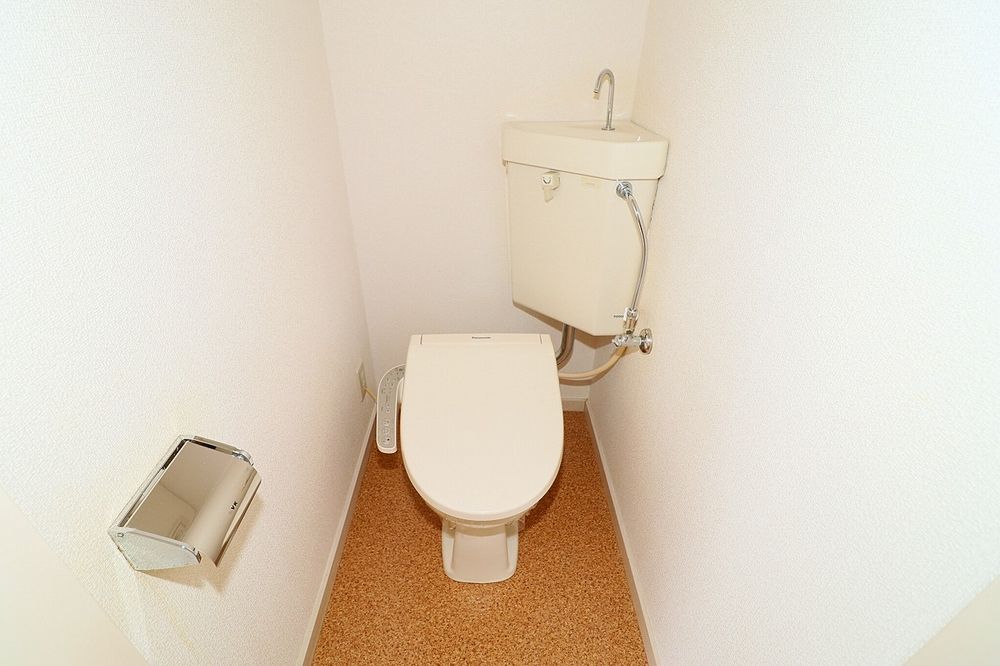 トイレは温水洗浄便座付き トイレは温水洗浄便座付き
