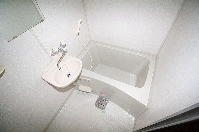 浴室は洗面ボール付き キッチンで歯磨き不要 浴室は洗面ボール付き キッチンで歯磨き不要