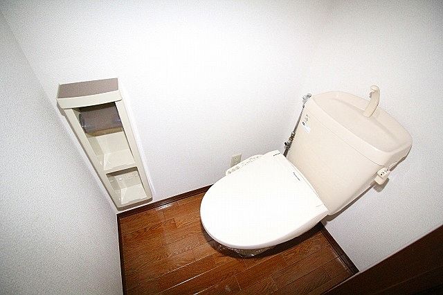 トイレは温水洗浄便座付き トイレは温水洗浄便座付き
