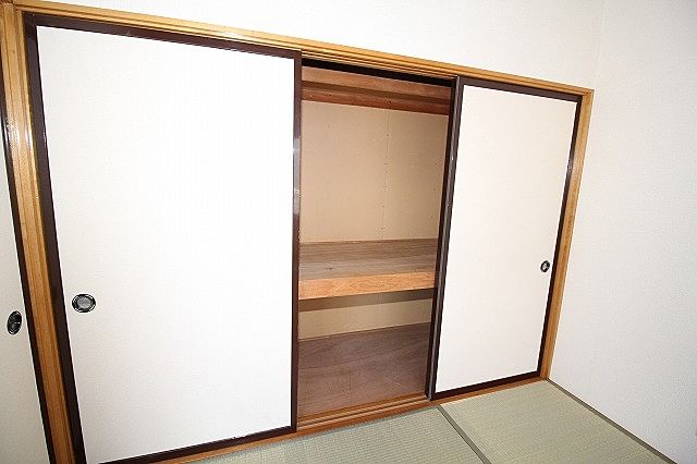 こちらも上部棚付き