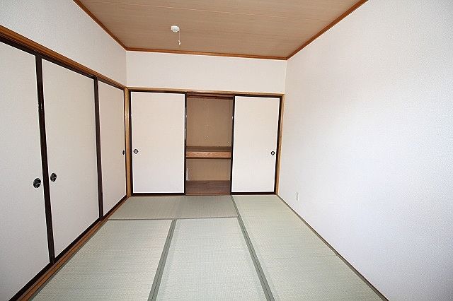 東和室収納