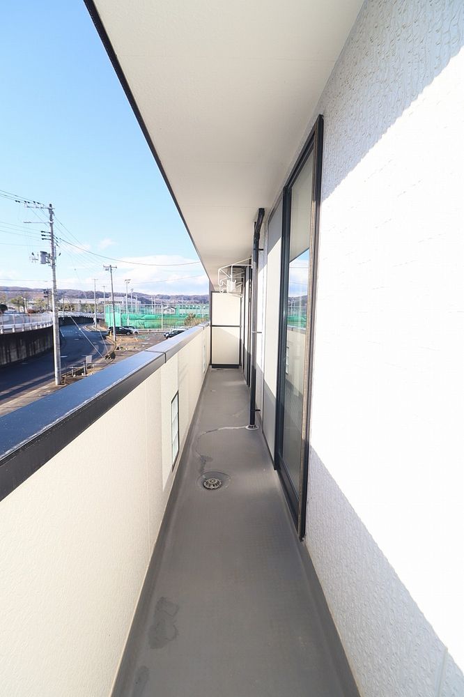 バルコニーは日当たり良好 お洗濯物もぽかぽか♪ バルコニーは日当たり良好 お洗濯物もぽかぽか♪