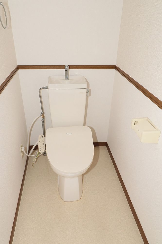 トイレは温水洗浄便座付き トイレは温水洗浄便座付き