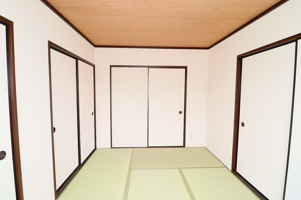 仕切り戸を閉めれば独立したお部屋に 仕切り戸を閉めれば独立したお部屋に