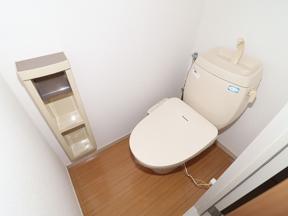 トイレは温水洗浄便座付き トイレは温水洗浄便座付き