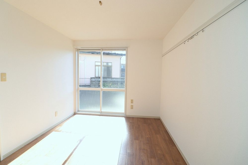 こちらも明るいお部屋♪ こちらも明るいお部屋♪