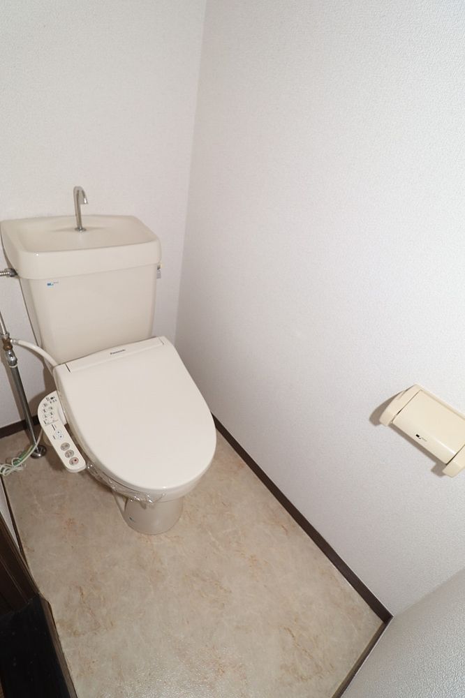 トイレは温水洗浄便座付き トイレは温水洗浄便座付き