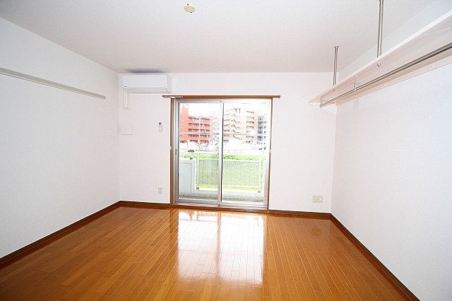 洋室 日当たり良好なお部屋です♪