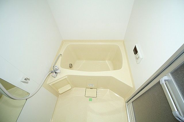追い焚き機能が付いた経済的な浴室 ゆっくり温まりたい方に最適です