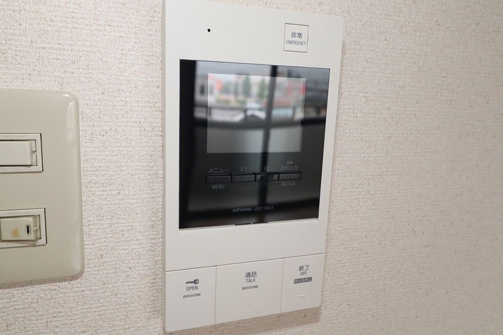 来訪者の対応はTVモニター付インターホンで TVモニター付インターホン