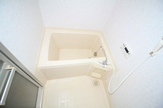 追い焚き機能が付いた経済的な浴室 ゆっくり温まりたい方に最適です