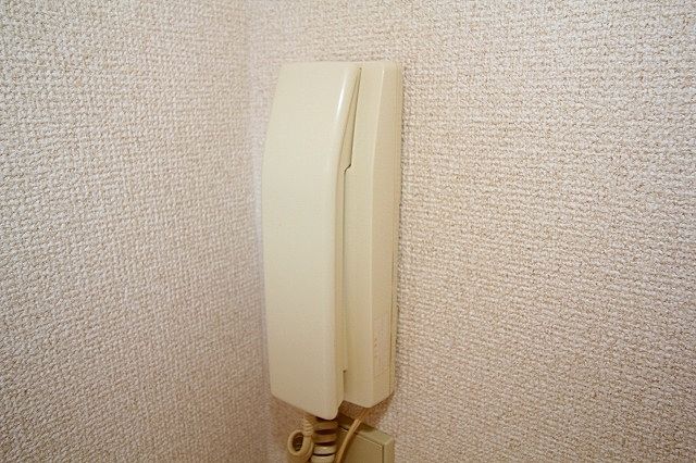 来訪者の対応はインターホンで