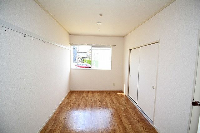 こちらも明るいお部屋