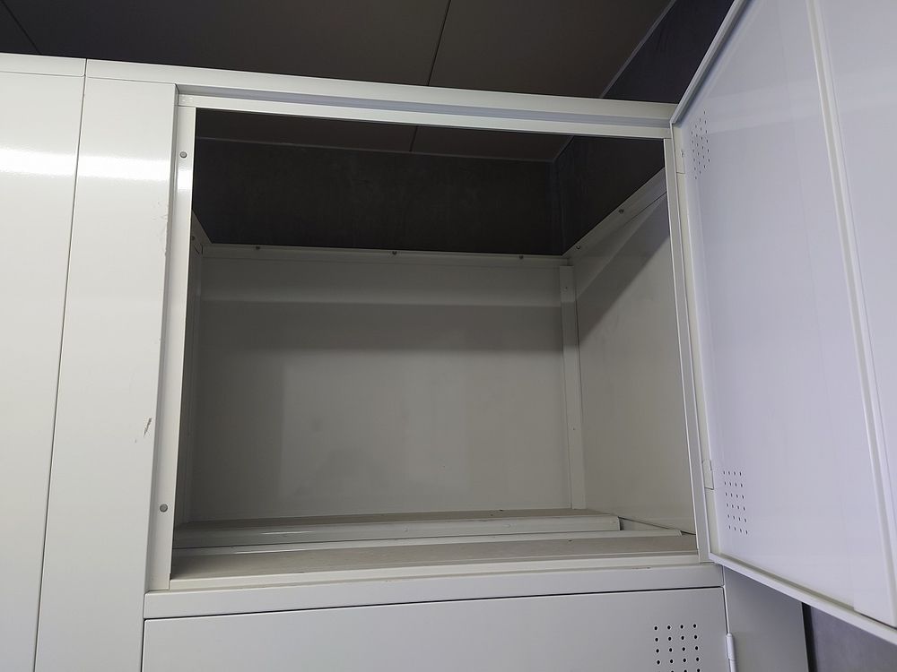 タイヤ置場内 タイヤ置場内