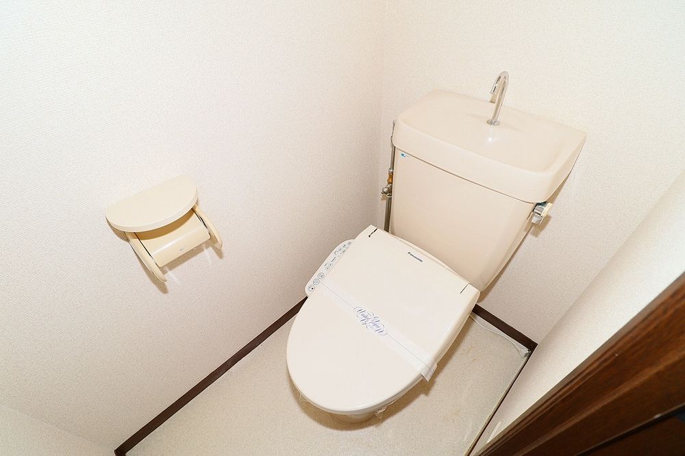 トイレは温水洗浄便座付き