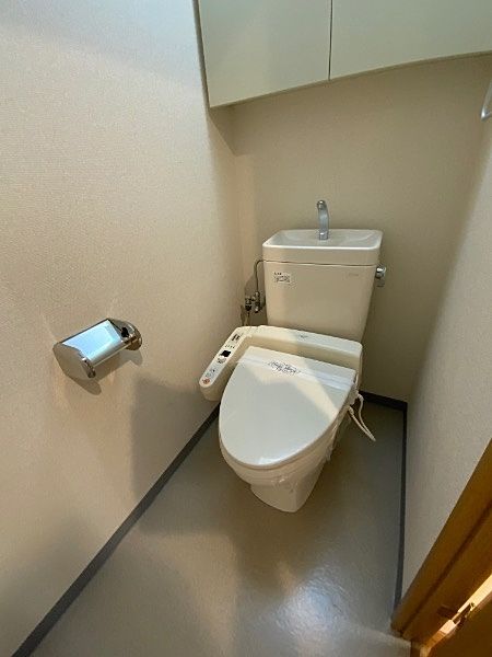 リフォーム前のトイレ（TOTO製）