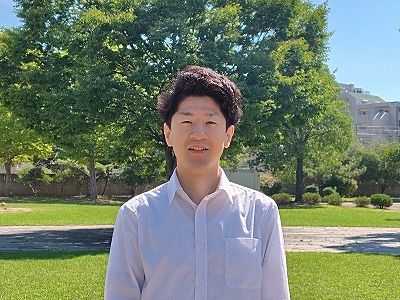 営業部で賃貸仲介を担当しております。
入社間もないため、拙い対応になってしまうとは思いますが精一杯頑張りますのでお手柔らかにお願いいたします。
お部屋探しは今後の生活に大きく影響しますので、物件の良い面だけでなくデメリットもしっかりお伝えします。
「あなたに任せてよかった」と仰っていただけるよう、丁寧なご対応を心掛けてまいりますので、どんな些細なお悩み事でもお気軽にご相談ください！
よろしくお願いいたします。